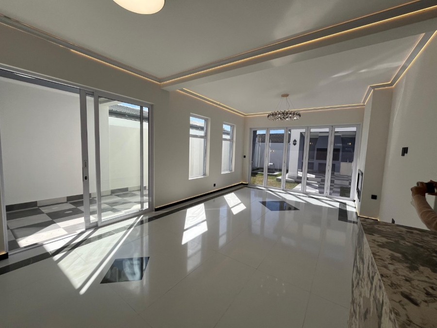 4 Bedroom Property for Sale in Sandown Western Cape